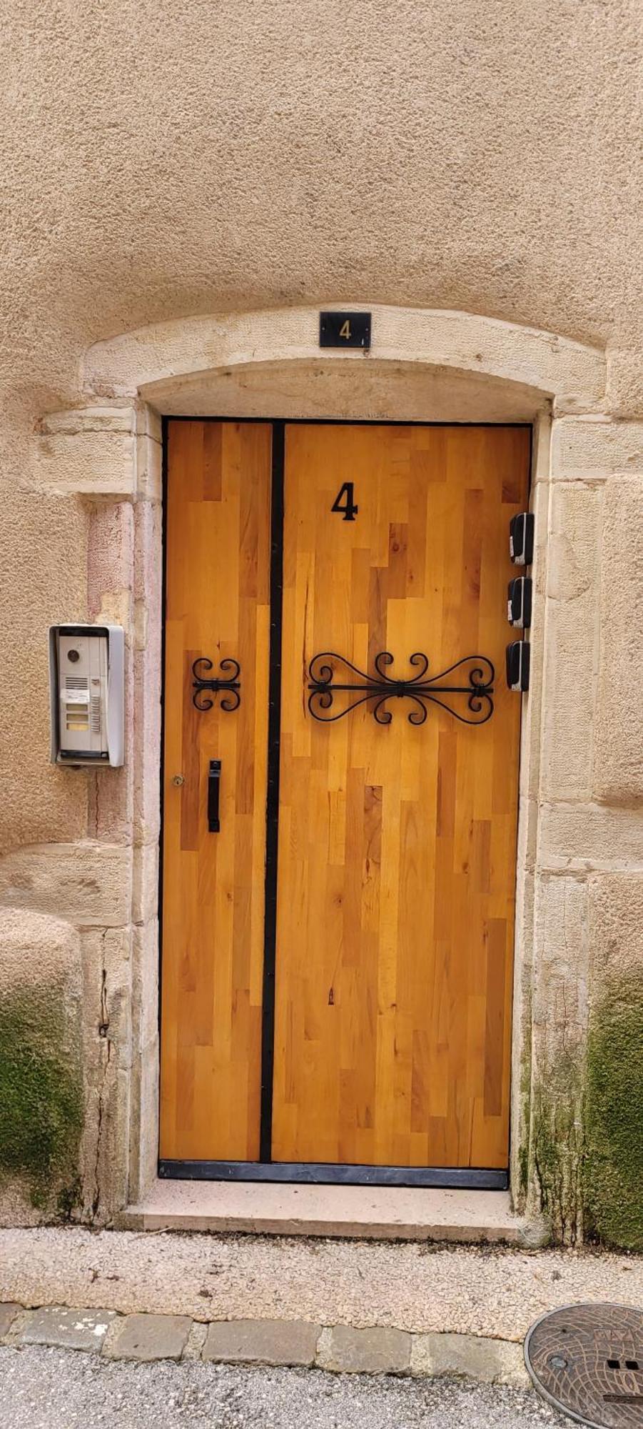 Des Histoires D'Anges - Cote Ville - 2 Meubles Classes - Accueil Velo Tournus Bagian luar foto